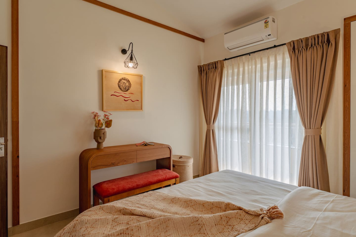 Spacious 2BR Apartment with Balcony near Candolim Beach - 20