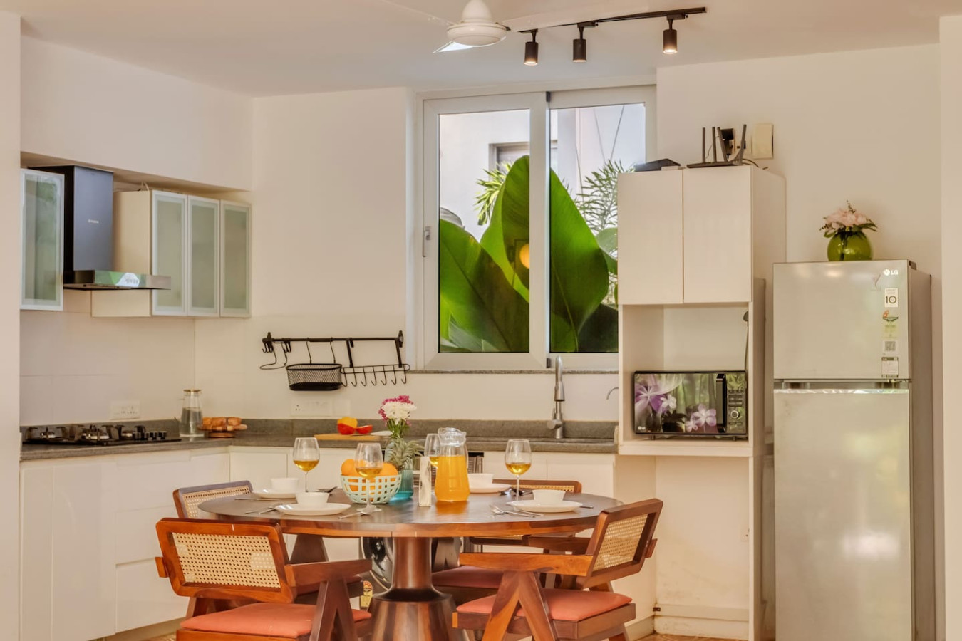 Stylish 2BR w Pool near Candolim and Coco Beach - 20