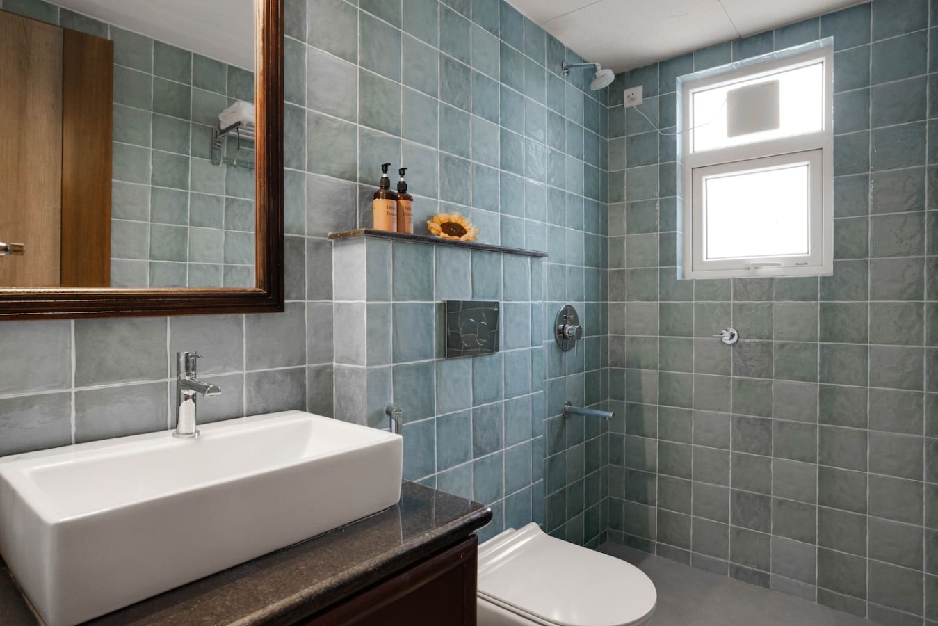 Elegant 2BR w/ Pool & Balcony near Candolim Beach - 10