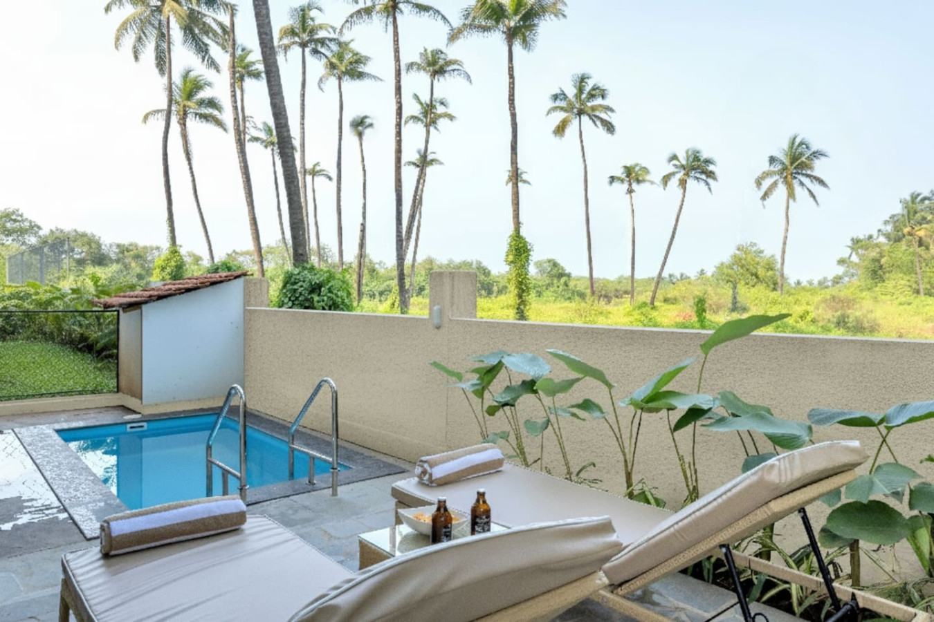 Modern 2BHK w Private Plunge Pool & Lawn | Siolim - 2
