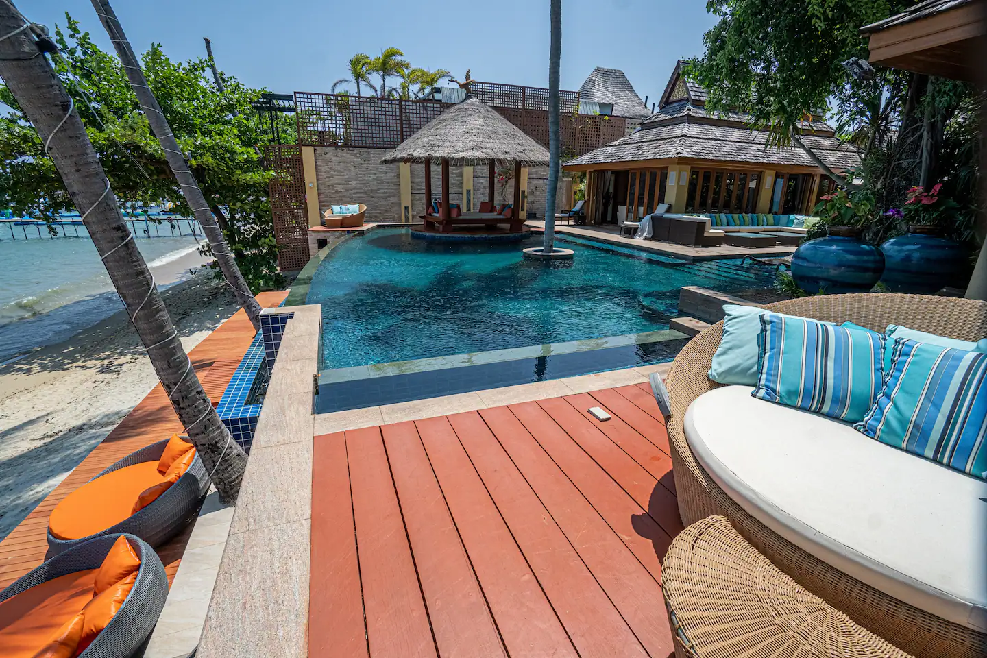 Upni Duniya - Luxury Beachfront 9 Suites Villa - 46
