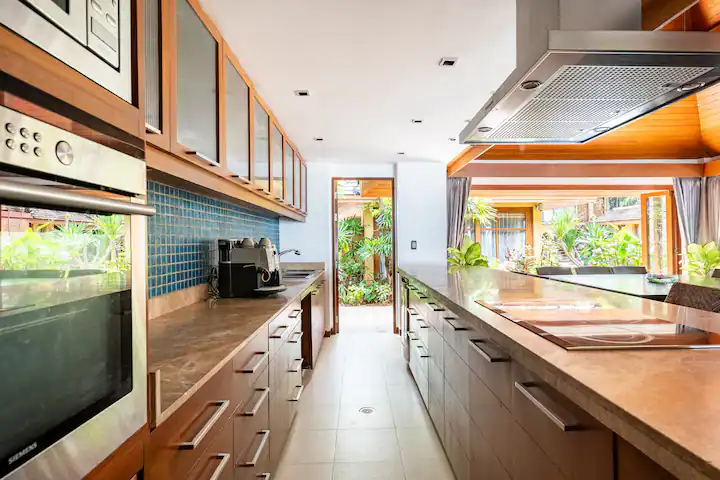 Upni Duniya - Luxury Beachfront 9 Suites Villa - 5