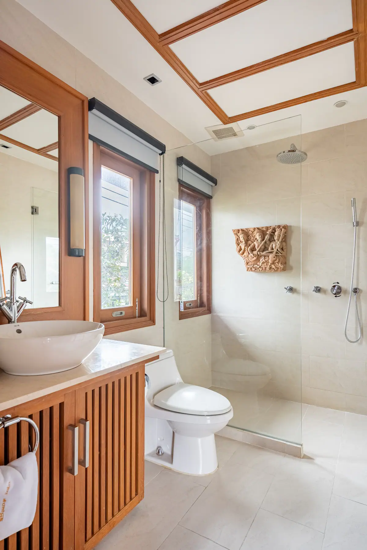 Upni Duniya - Luxury Beachfront 9 Suites Villa - 120