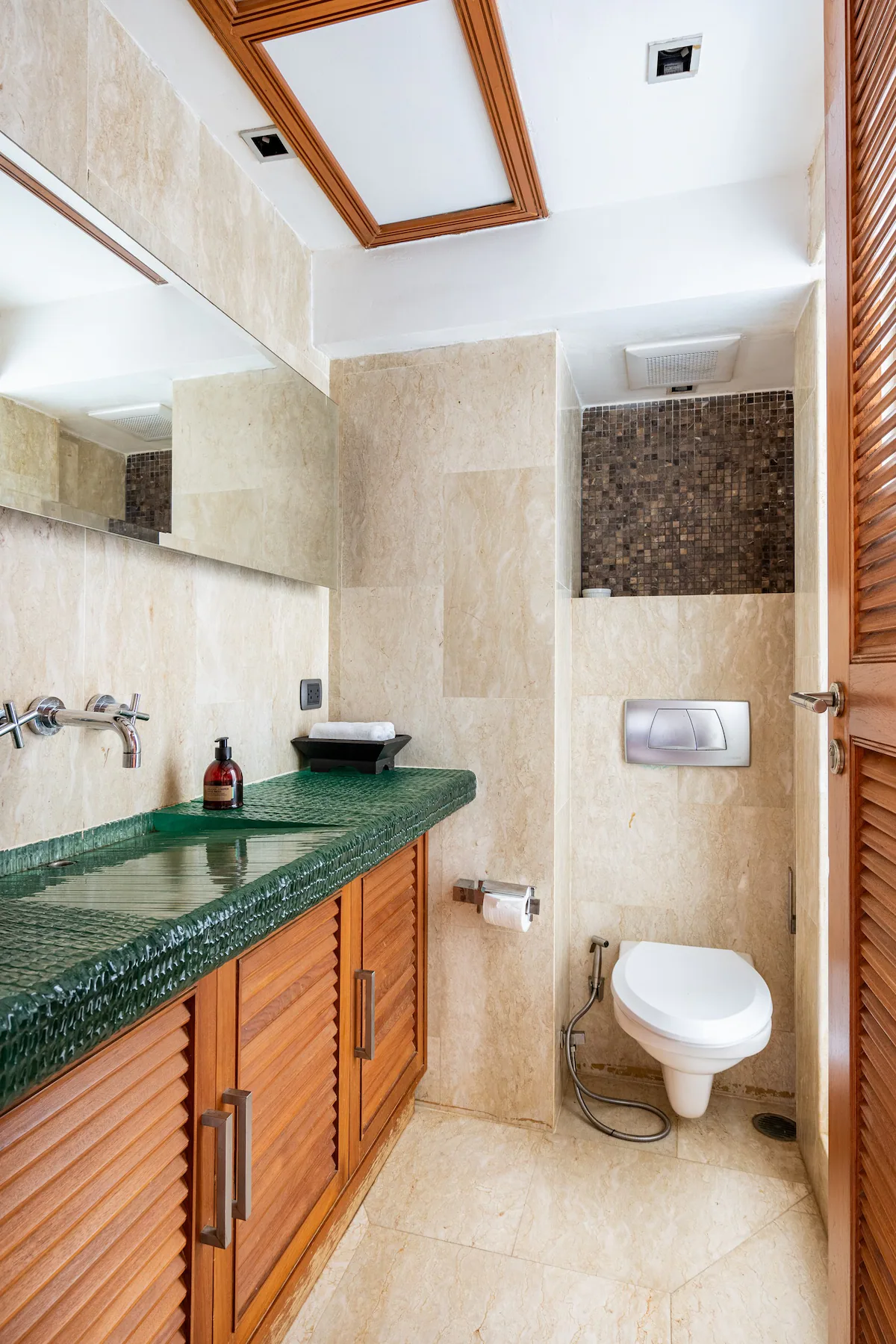 Upni Duniya - Luxury Beachfront 9 Suites Villa - 51