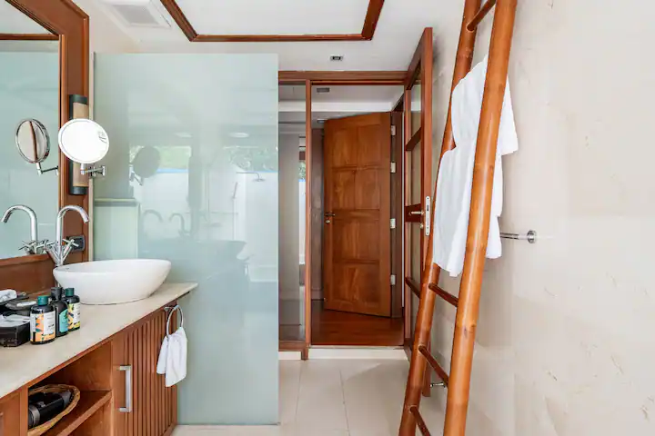 Upni Duniya - Luxury Beachfront 9 Suites Villa - 126