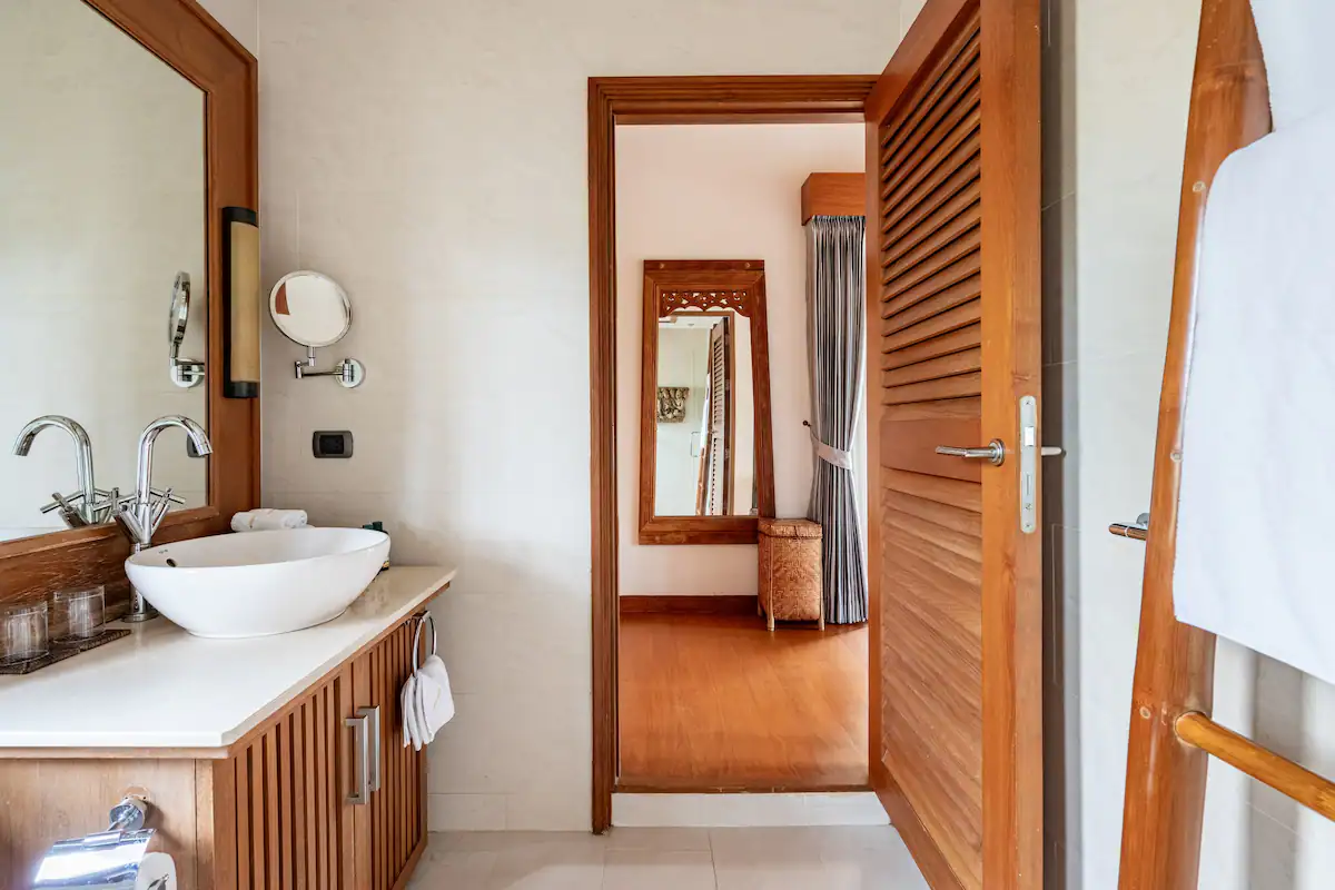Upni Duniya - Luxury Beachfront 9 Suites Villa - 125