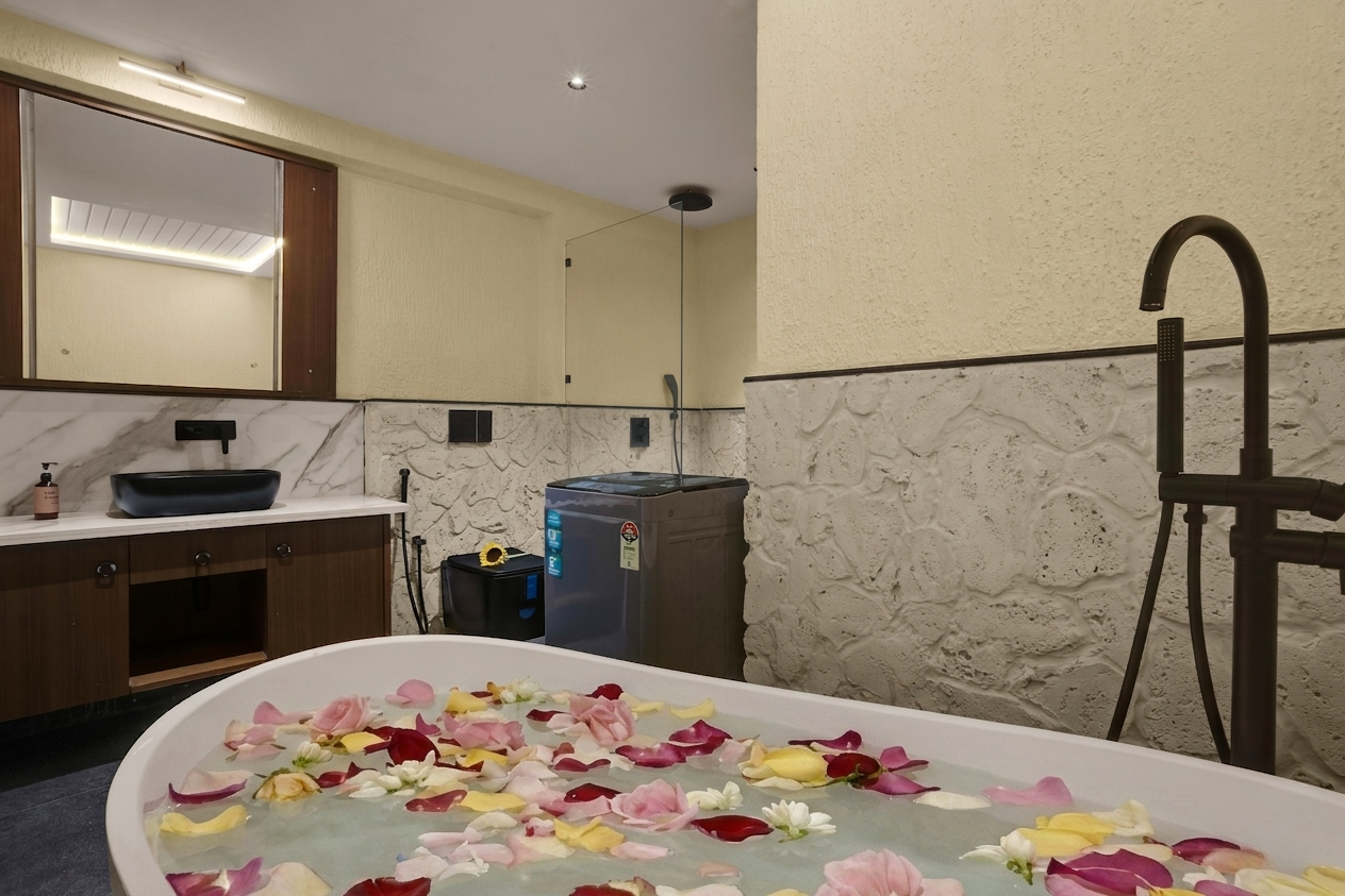 Modern 1BHK with Rooftop Pool Near Candolim Beach - 35