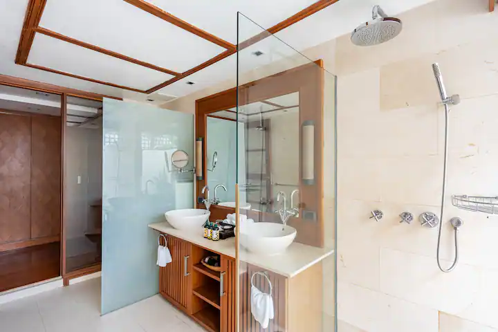 Upni Duniya - Luxury Beachfront 9 Suites Villa - 132