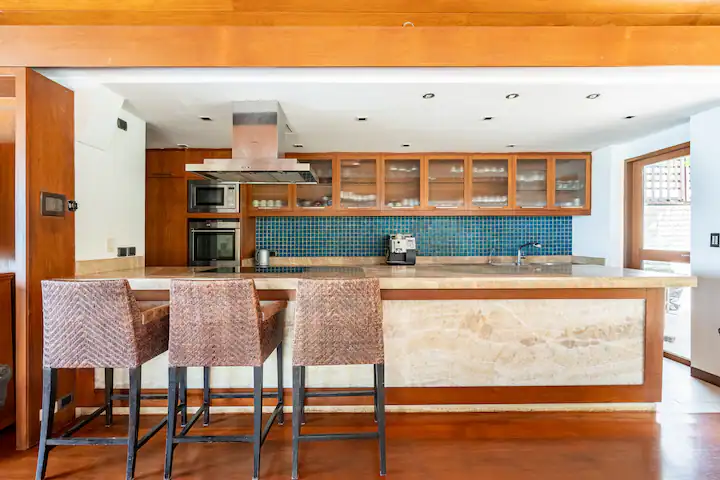 Upni Duniya - Luxury Beachfront 9 Suites Villa - 4