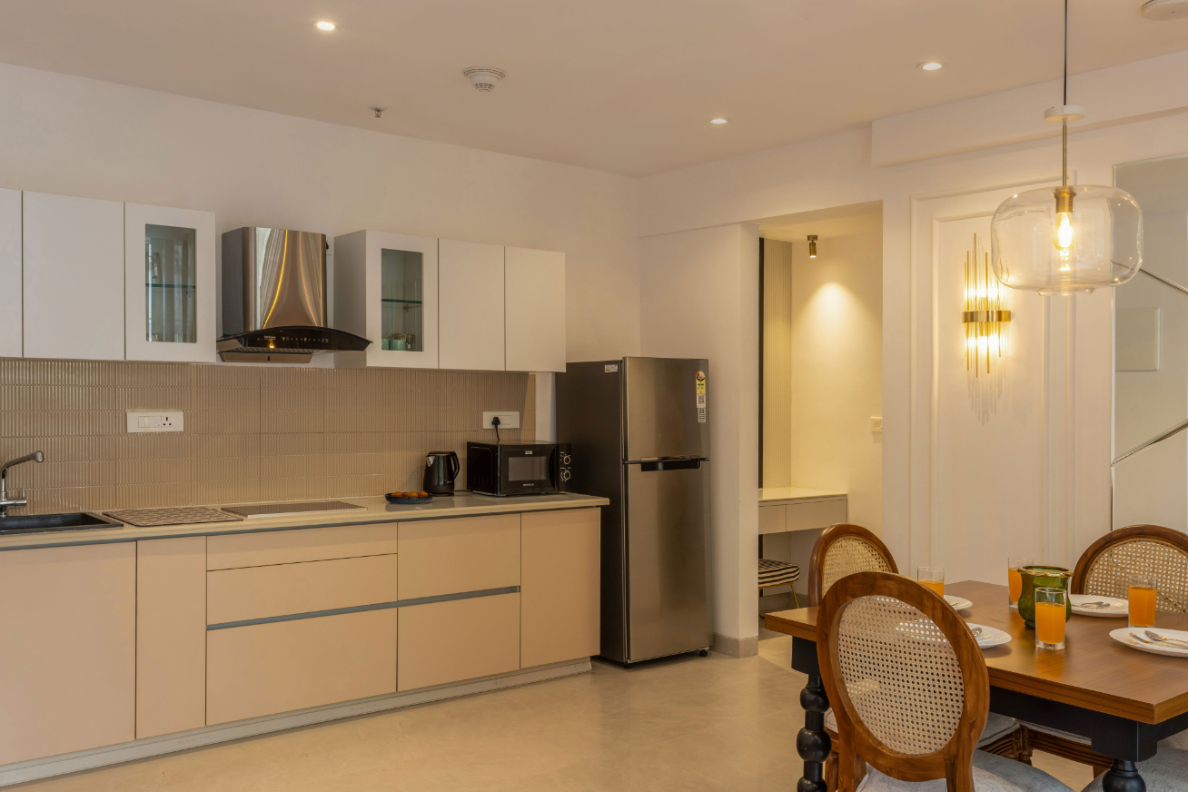 Hidden Gem | Luxe Suite w Pool View - 1km to Beach - 33