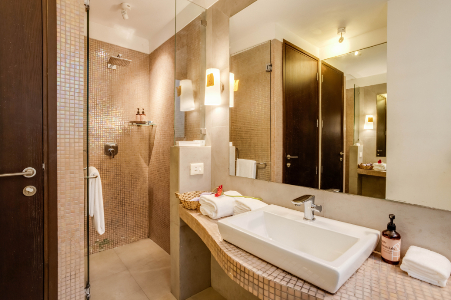 Modern 2BHK w Pool Access | 5km to Coco Beach - 37
