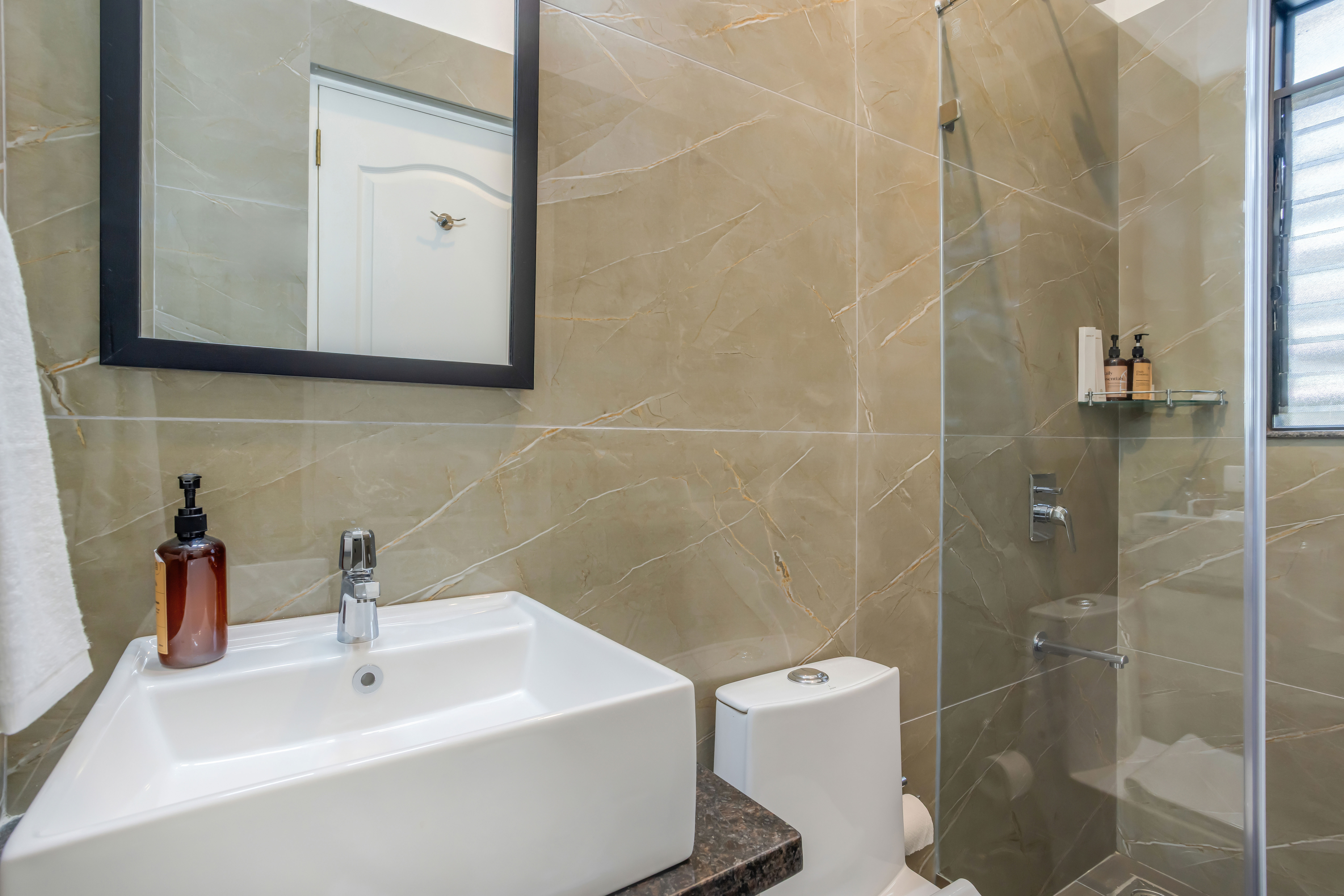 Modern 2BHK w Private Plunge Pool & Lawn | Siolim - 55