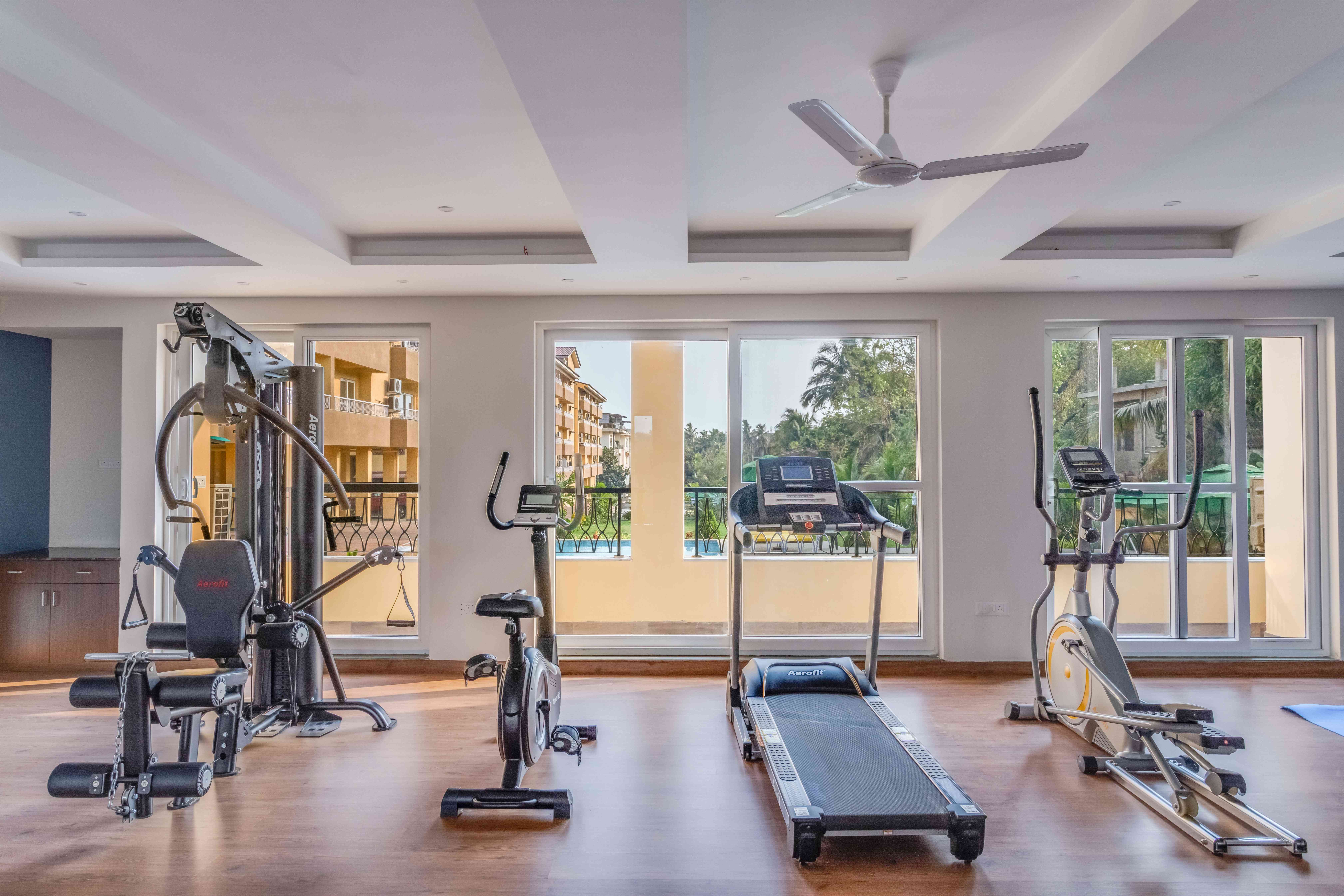 1BHK w Balcony and Pool - 5 mins to Candolim Beach - 35