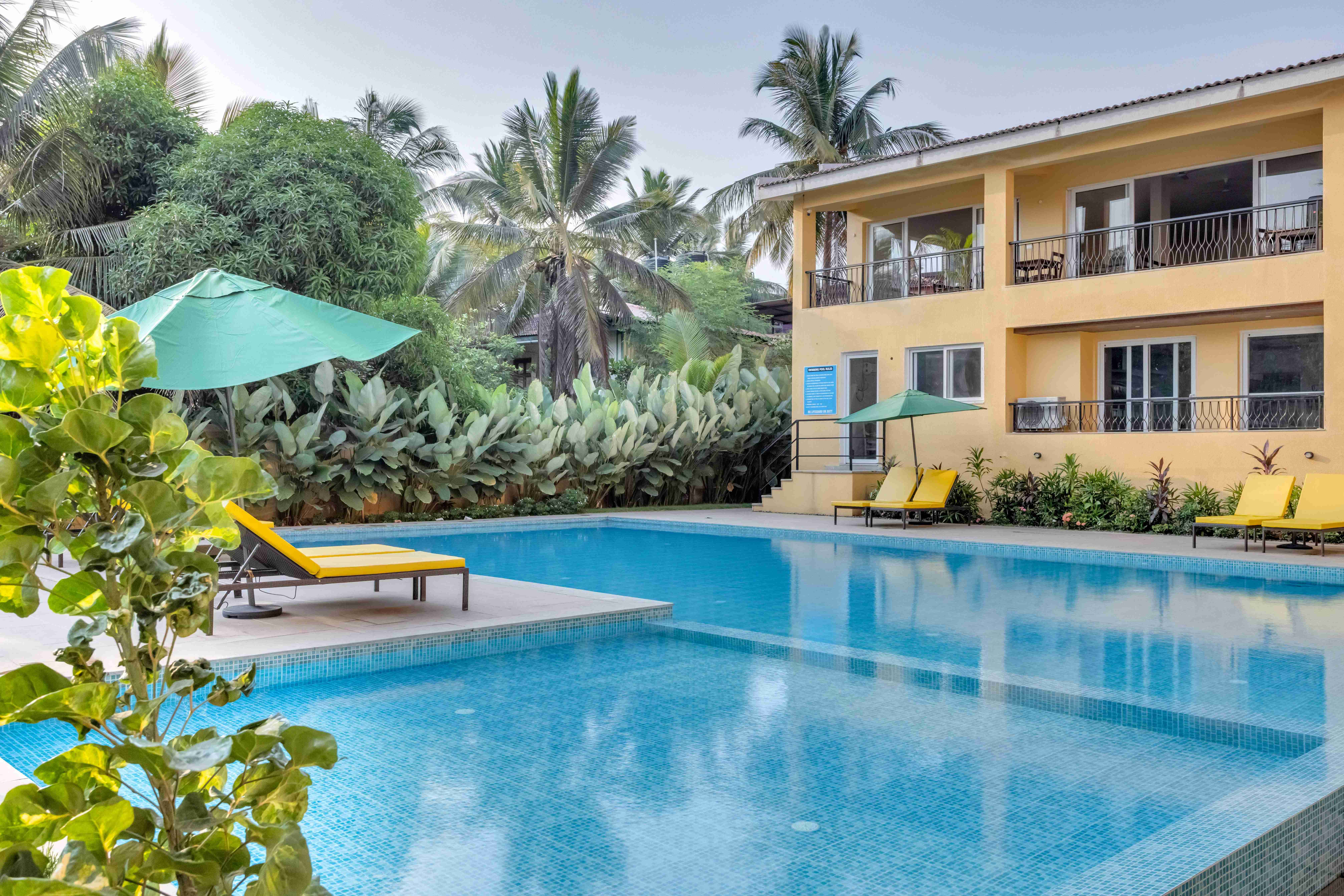 1BHK w Balcony and Pool - 5 mins to Candolim Beach - 3
