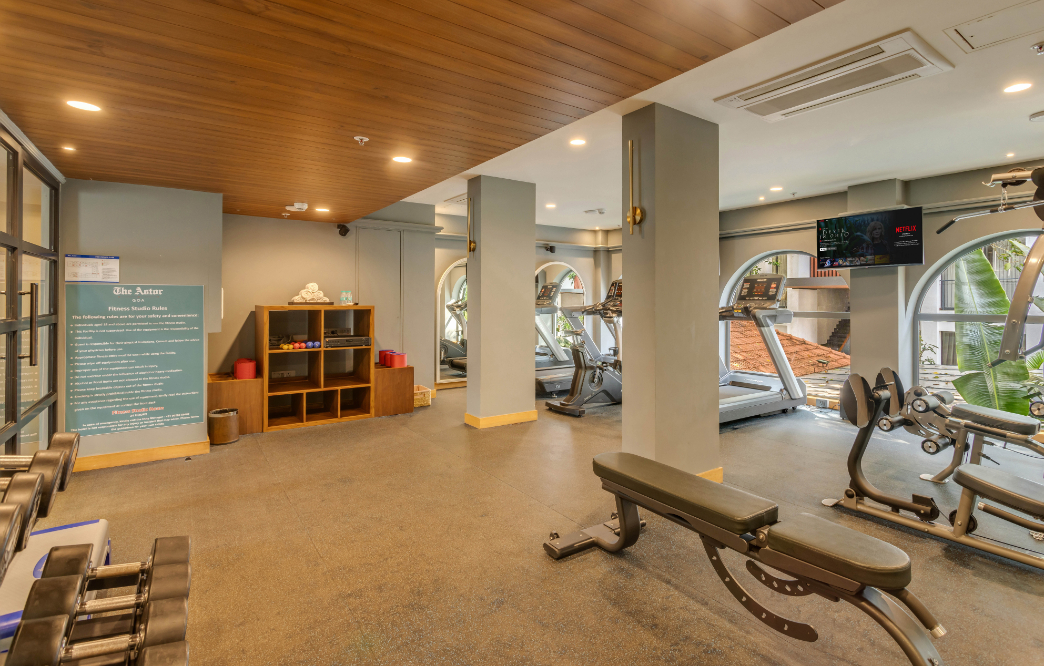 Hidden Gem | Luxe Suite w Pool View - 1km to Beach - 37