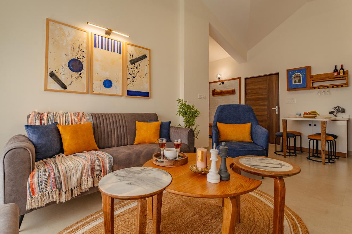 Spacious 2BR Apartment with Balcony near Candolim Beach - 5