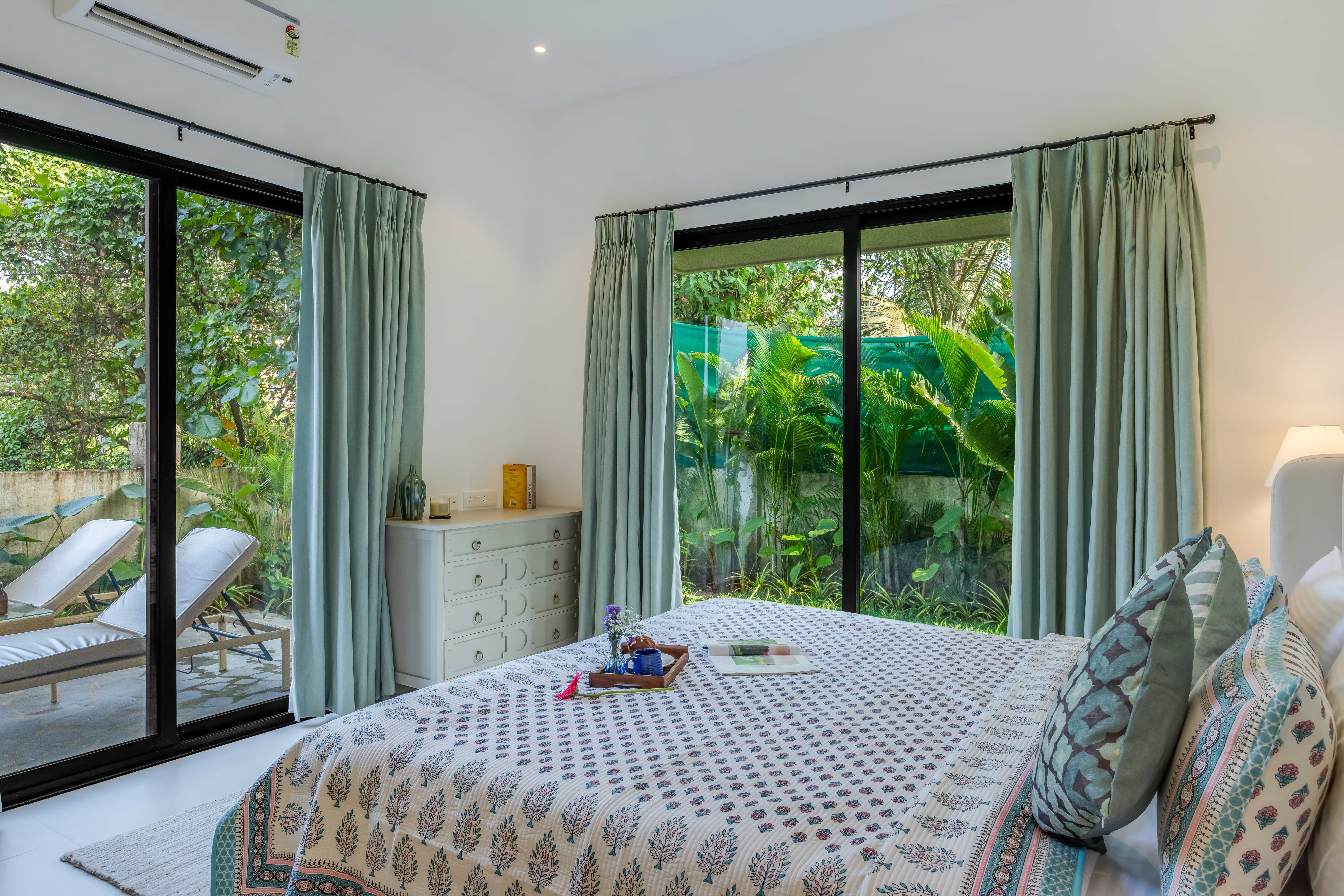 Modern 2BHK w Private Plunge Pool & Lawn | Siolim - 37