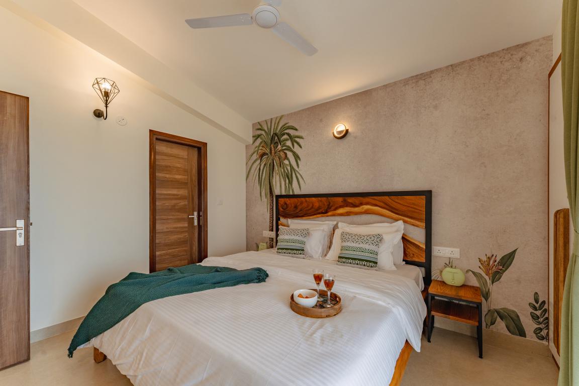 Spacious 2BR Apartment with Balcony near Candolim Beach - 15