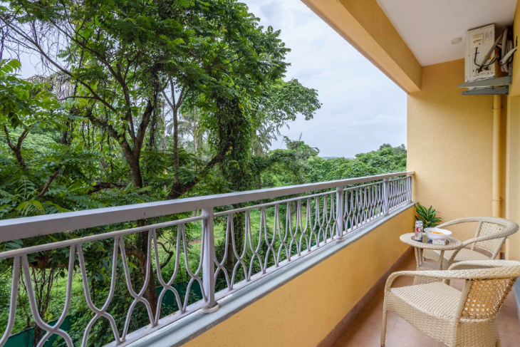 1BHK w Balcony and Pool - 5 mins to Candolim Beach - 33