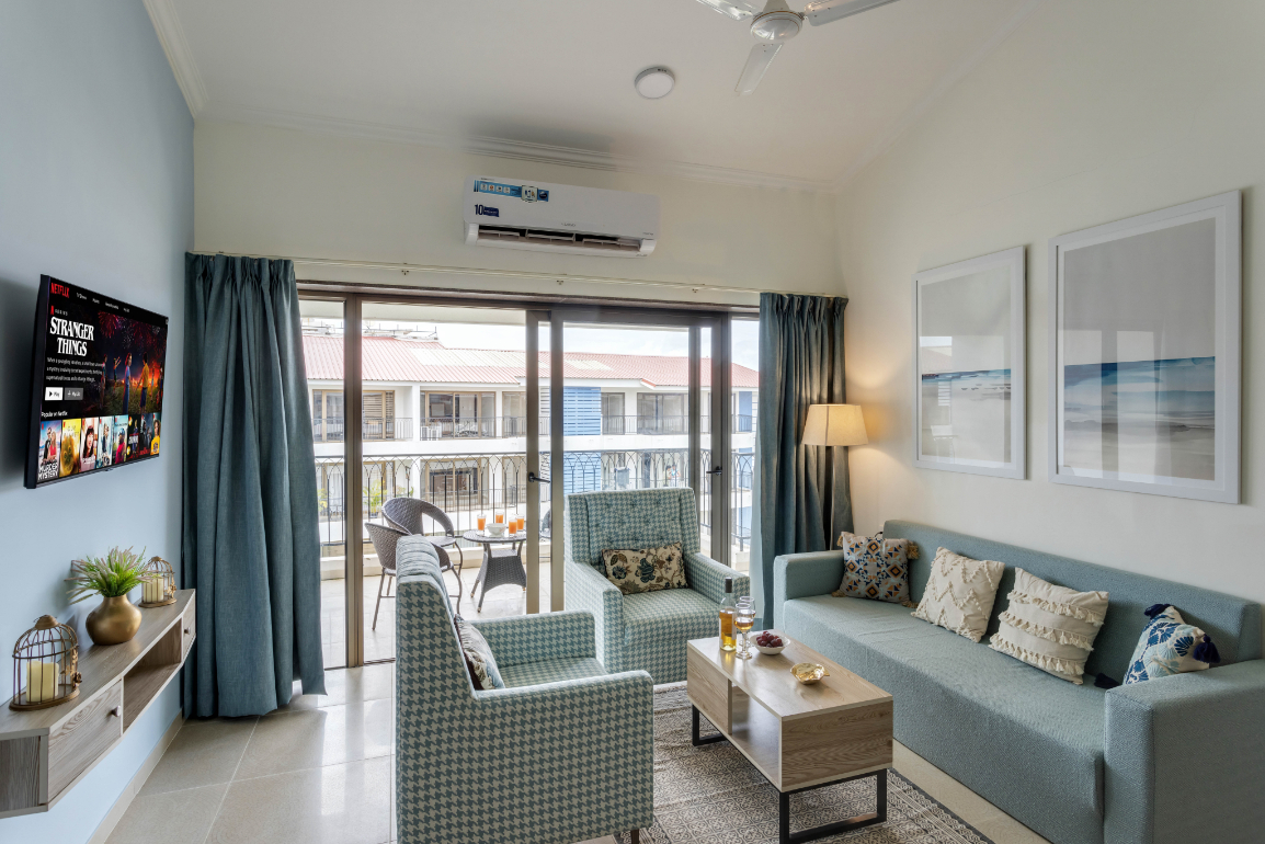 1BR w Sauna & Common Pool, Less than 2km to beach - 11