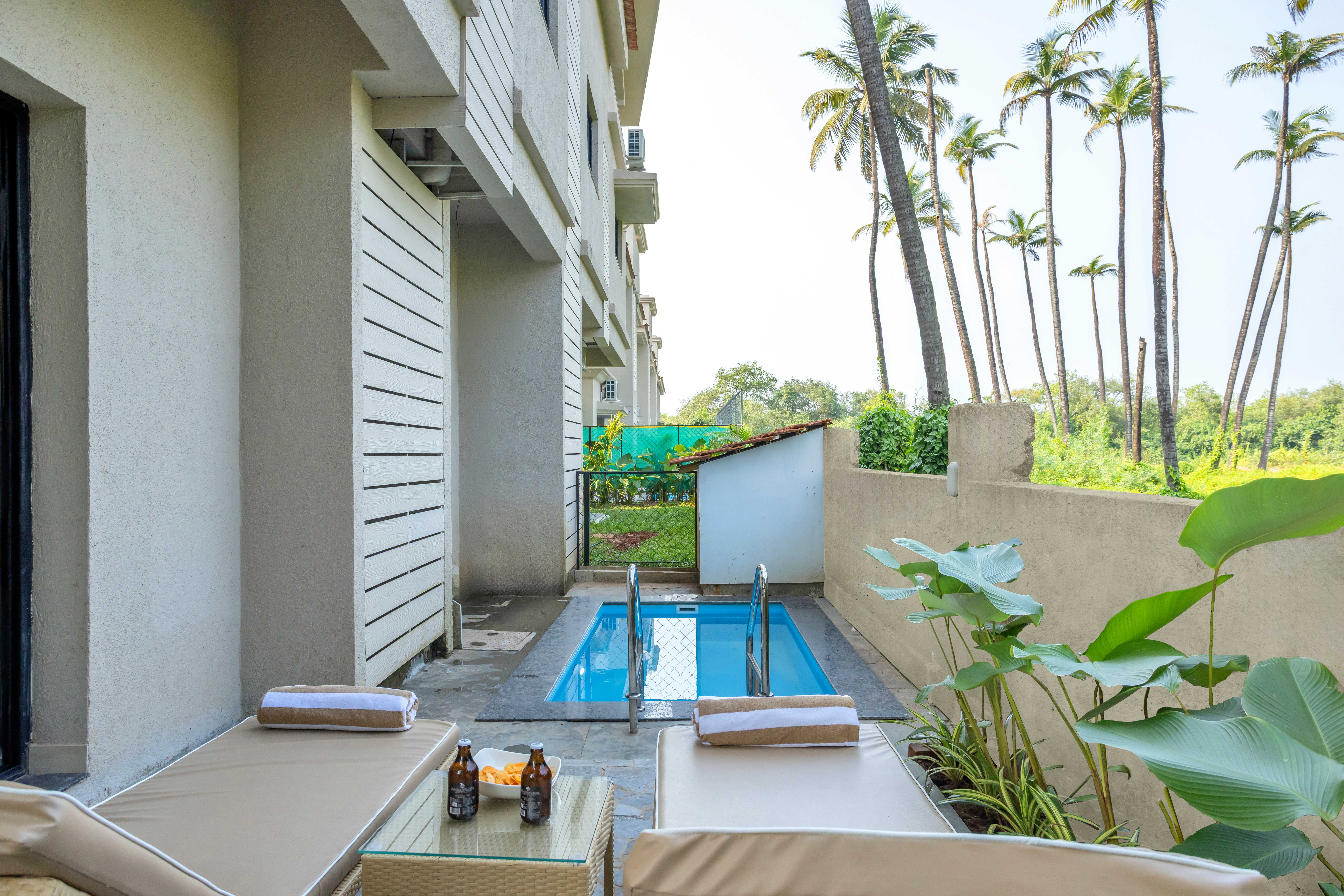 Modern 2BHK w Private Plunge Pool & Lawn | Siolim - 59