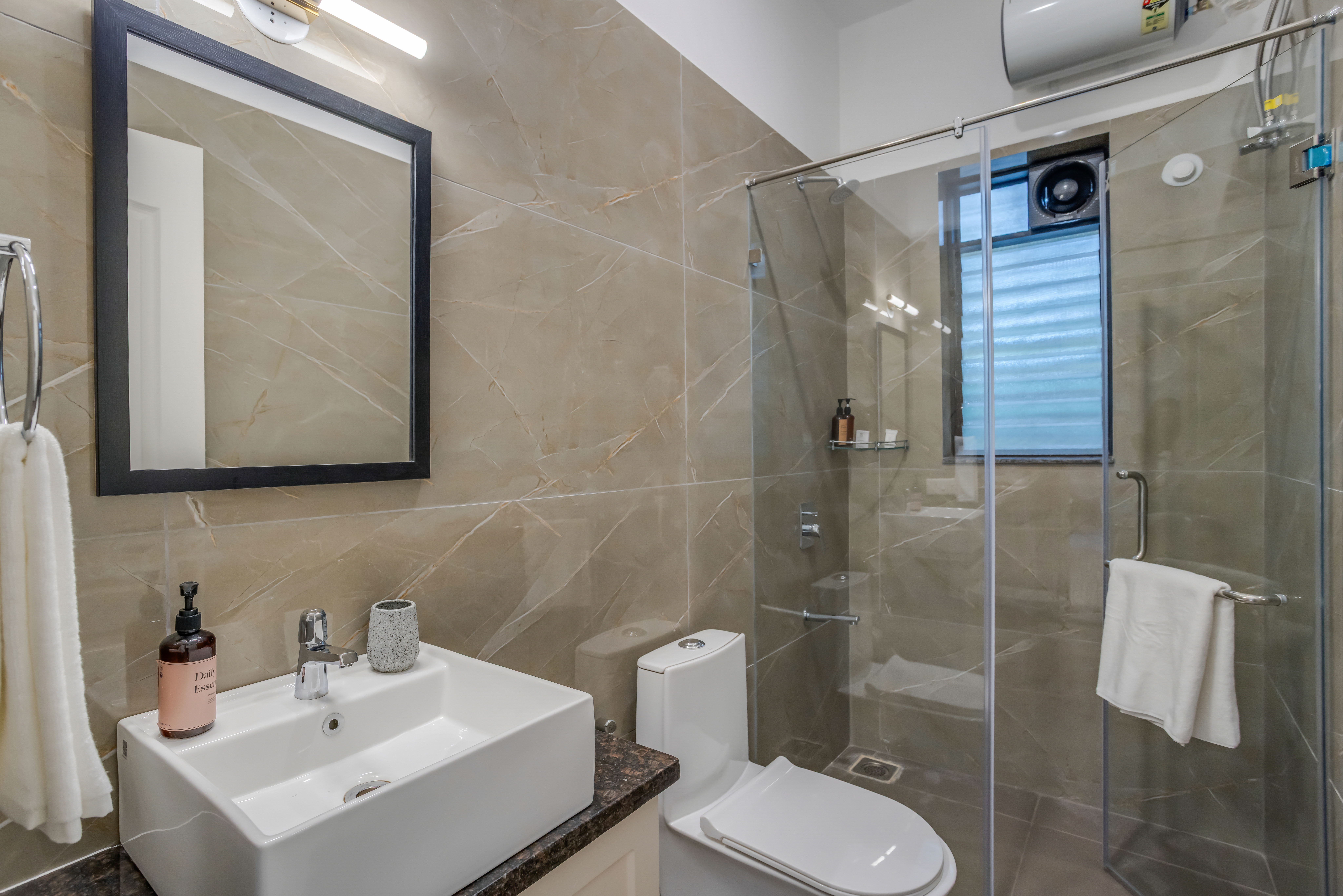 Modern 2BHK w Private Plunge Pool & Lawn | Siolim - 57