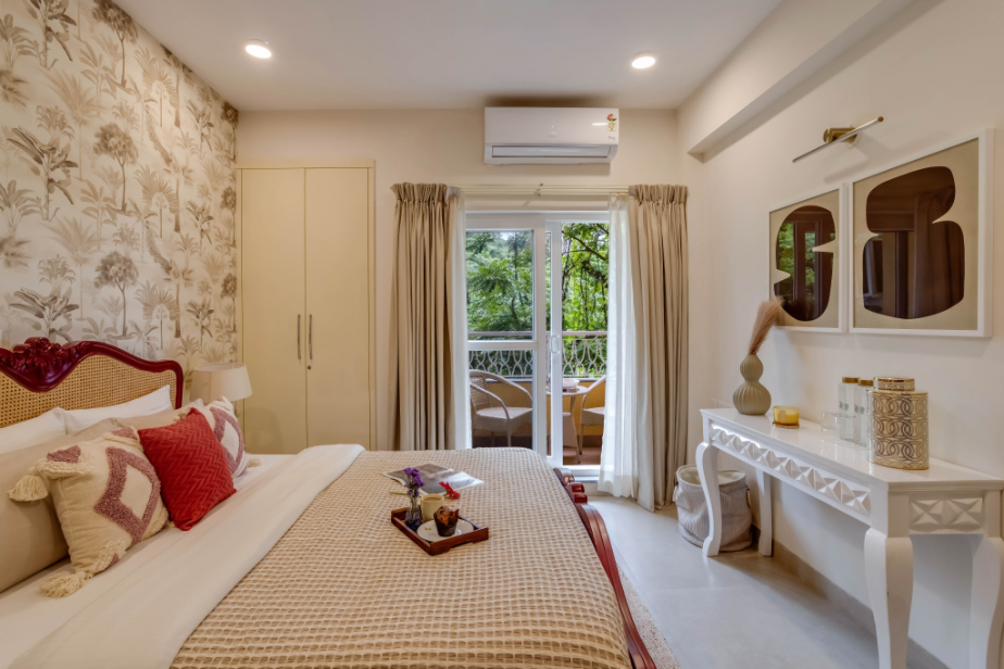 1BHK w Balcony and Pool - 5 mins to Candolim Beach - 25