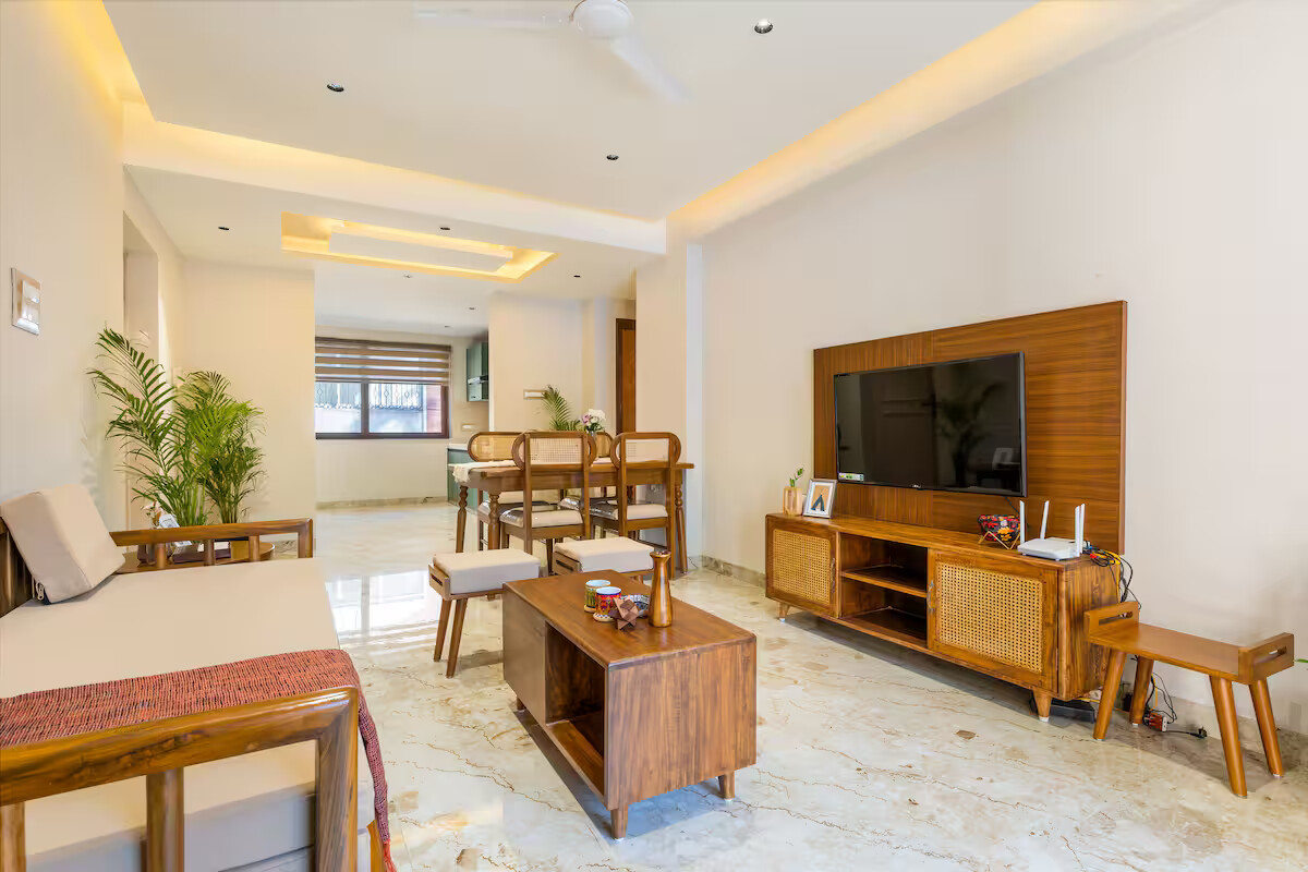 Chic 2BHK in Candolim | 5 Min to Beach, Pool & Gym - 85
