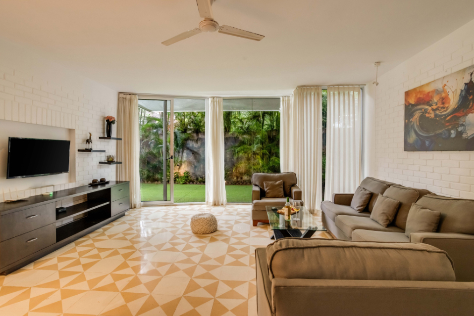 Modern 2BHK w Pool Access | 5km to Coco Beach - 1