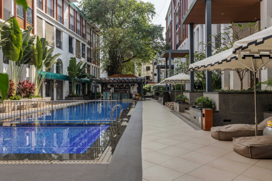 Hidden Gem | Luxe Suite w Pool View - 1km to Beach - 63