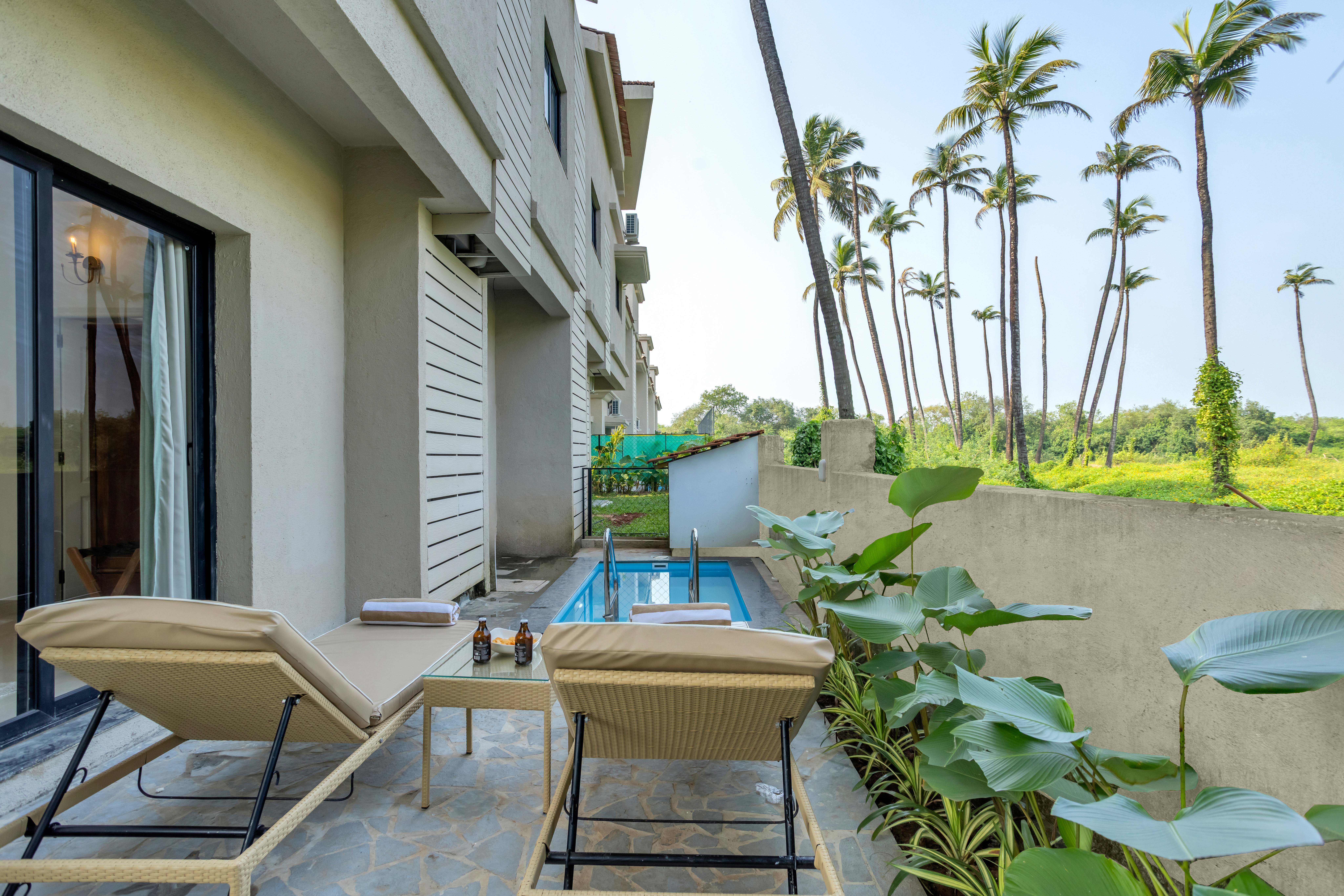 Modern 2BHK w Private Plunge Pool & Lawn | Siolim - 61