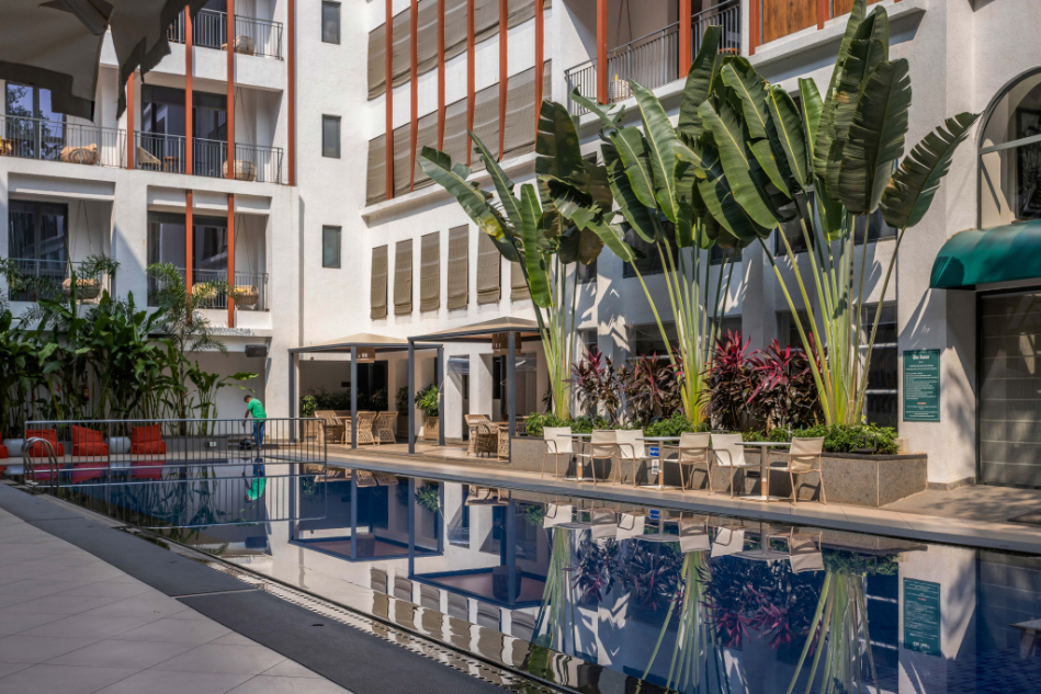 Hidden Gem | Luxe Suite w Pool View - 1km to Beach - 57