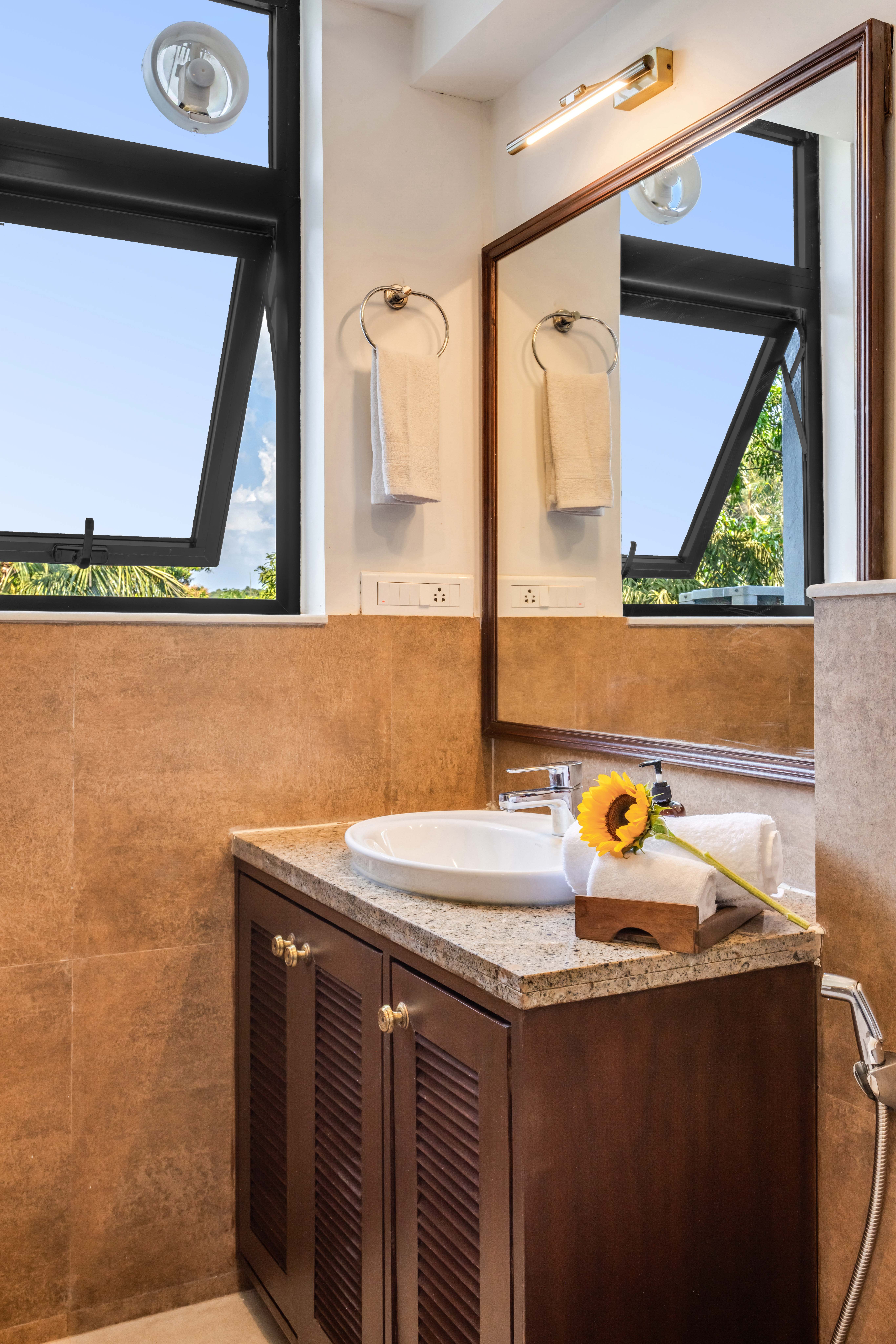 Serene 2BHK with Pool | 5 mins to Candolim Beach - 97