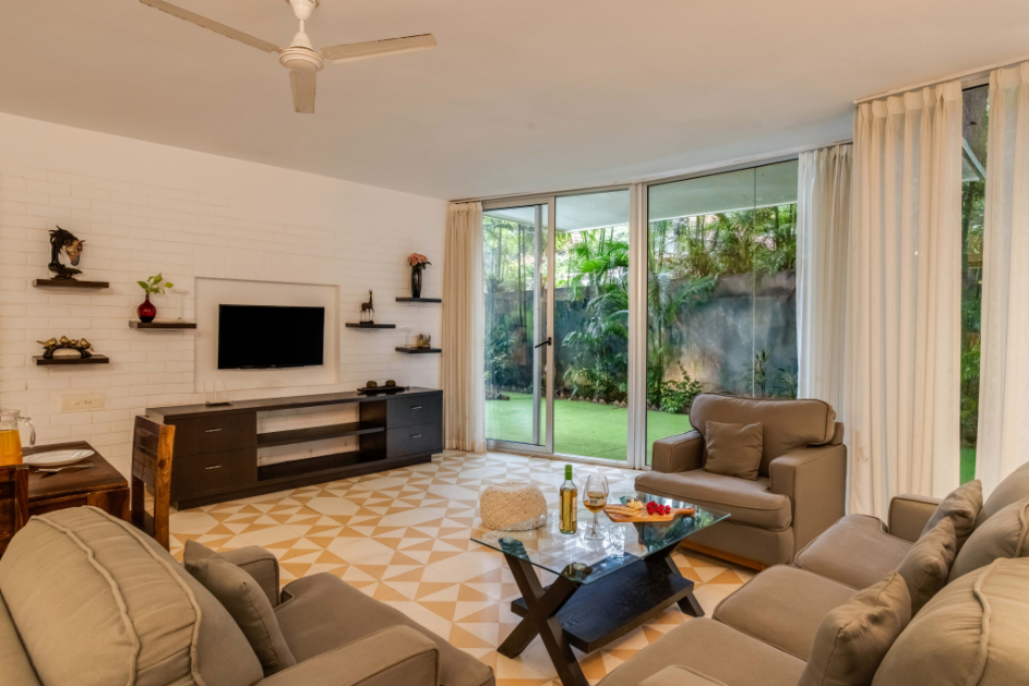 Modern 2BHK w Pool Access | 5km to Coco Beach - 11