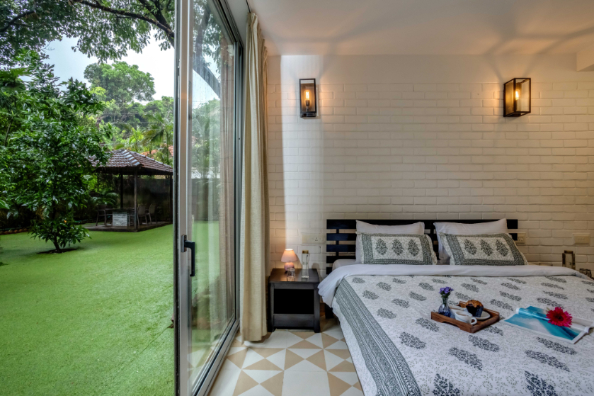 Modern 2BHK w Pool Access | 5km to Coco Beach - 25
