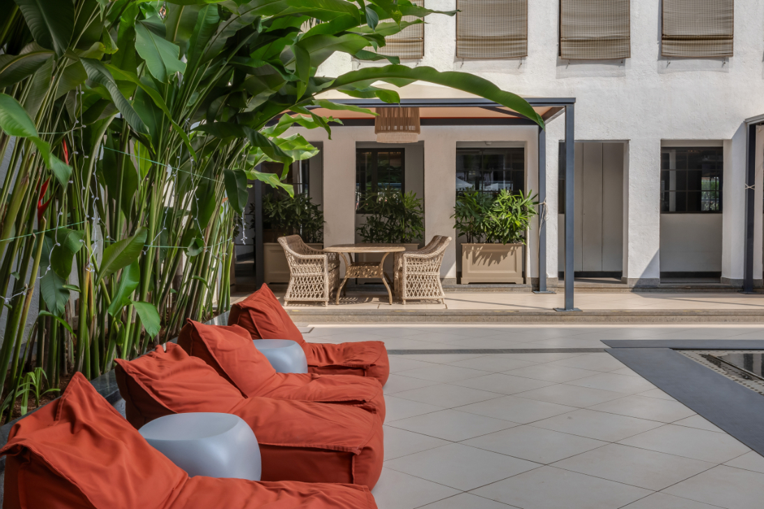 Hidden Gem | Luxe Suite w Pool View - 1km to Beach - 49